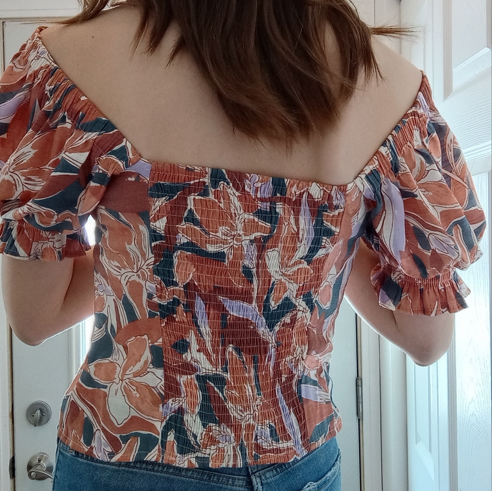 NINE WEST Small Floral Multicolor Smocked Off Shoulder Sweetheart Blouse Top - Picture 4 of 7